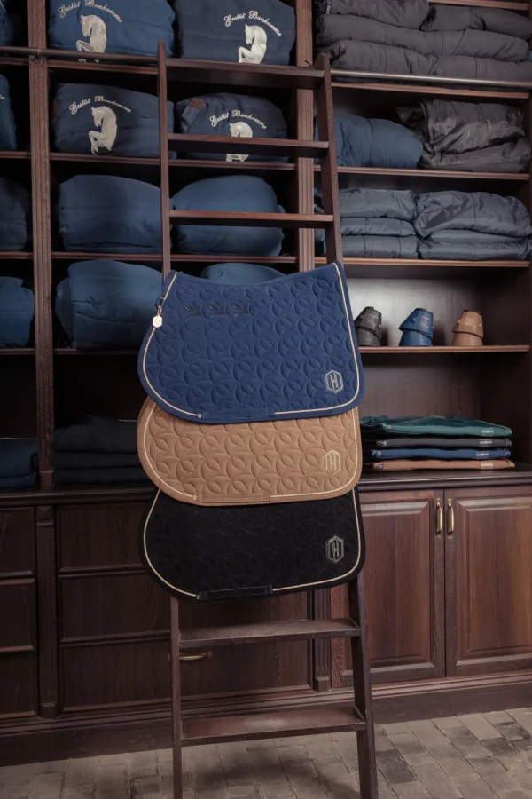 eskadron Heritage AW24 Velour Emblem Allroundsjabrak* Ponni Sjabrak | Allround- Og Sprangsjabraker