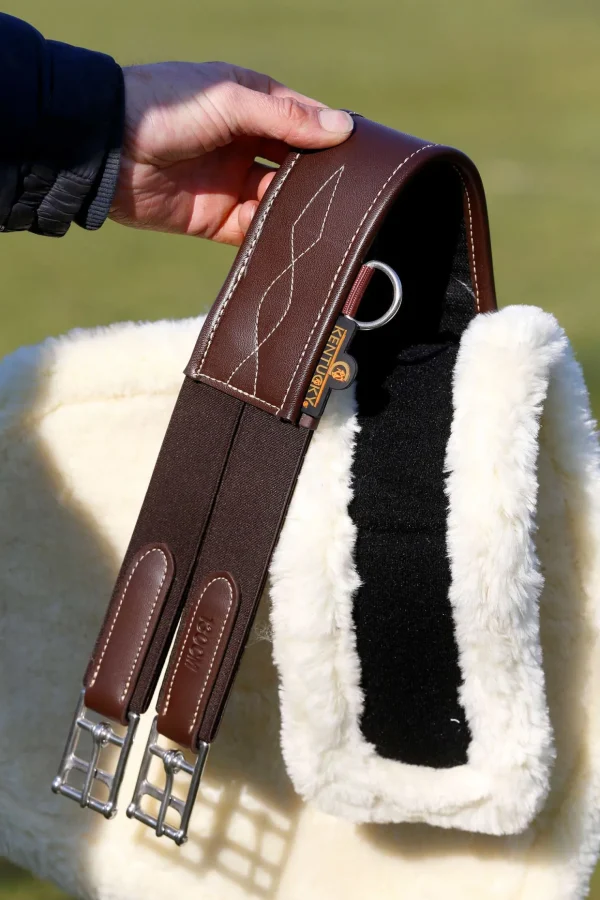 kentucky Horsewear saueskinn til gjord med mageplate* Gjorder