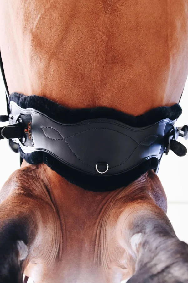 kentucky Horsewear saueskinn anatomisk gjord, kort* Gjorder