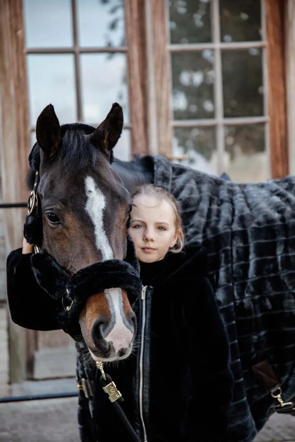 kentucky Horsewear transportgrime med saueskinn* Grimer